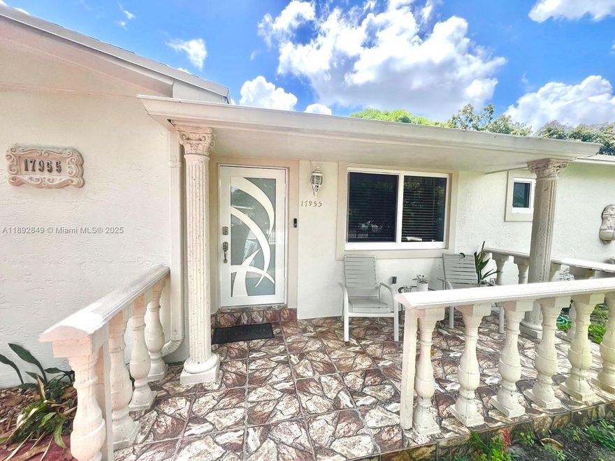 Welcome to your new Home! Beautiful 2 bedroom / 1 bath features kitchen with granite countertops, stainless
steel appliances, tile floors, washer & dryer, parking for 4 cars and much more. Enjoy the Miami summers in the
patio and specious yard. Schedule a viewing now before it's gone!