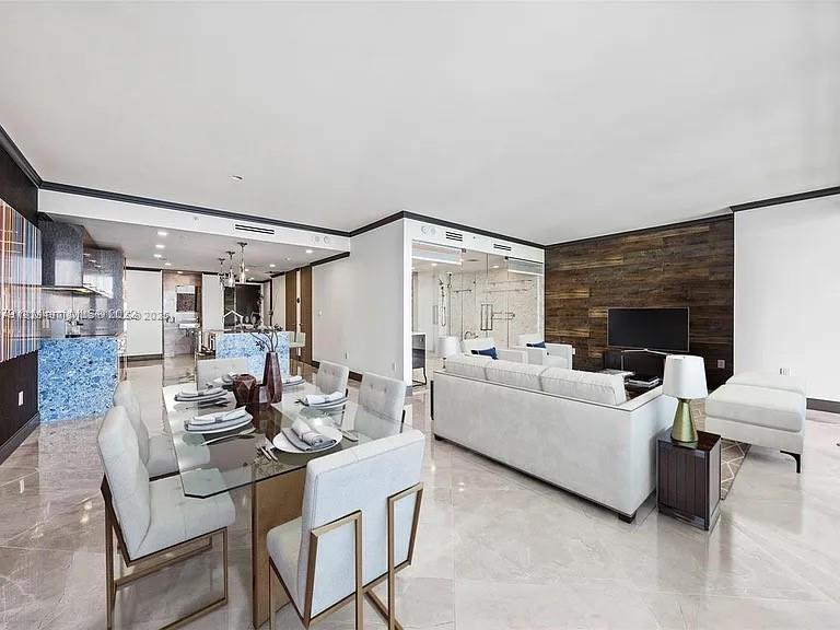 Breathtaking views of Biscayne Bay and the city skyline. Beautiful 2 bedrooms, 3 bathrooms unit, california closets, large terrace and private elevator. Kitchen with top of the line appliances. Best resort style amenities: residents lounge, cigar lounge, wine tasting room, two tennis courts, outdoor grill, bay front marina with watersports, state of the art gym and SPA, movie theatre, bowling alley, kids playground and game rooms. A must see!