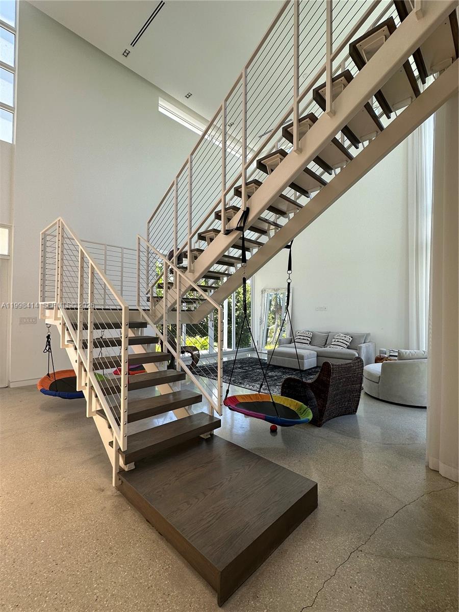 HOLLYWOOD LAKES SECTION - Residential