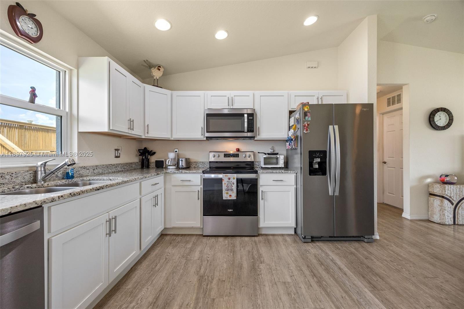 Port LaBelle - Residential