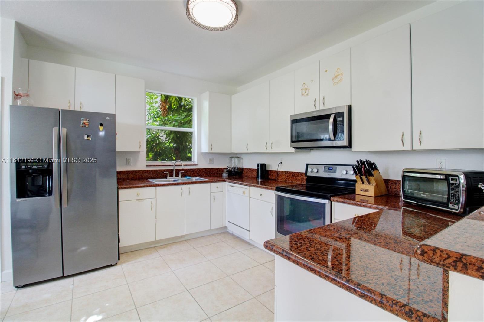 PETES PLACE - Residential