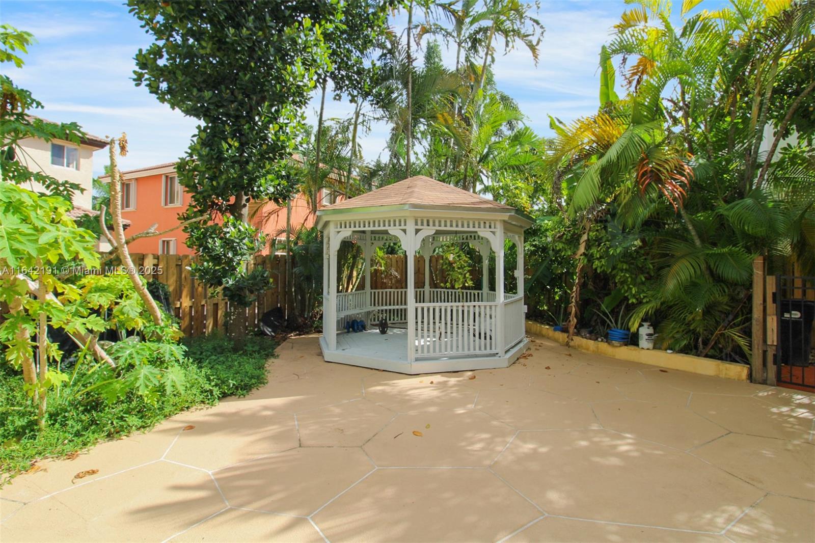 PETES PLACE - Residential