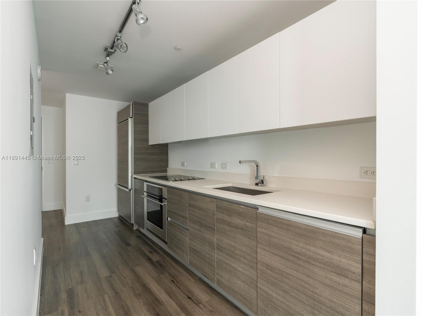 1100 MILLECENTO RESIDENCE - Residential Lease