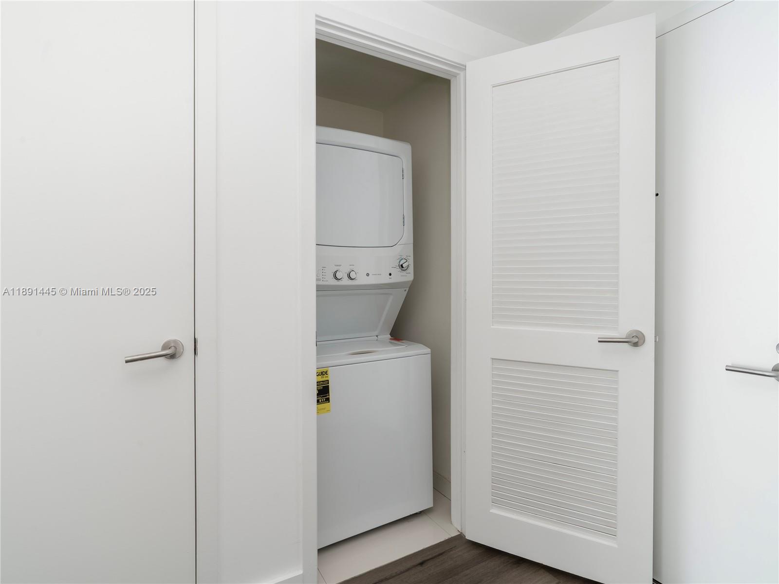 1100 MILLECENTO RESIDENCE - Residential Lease