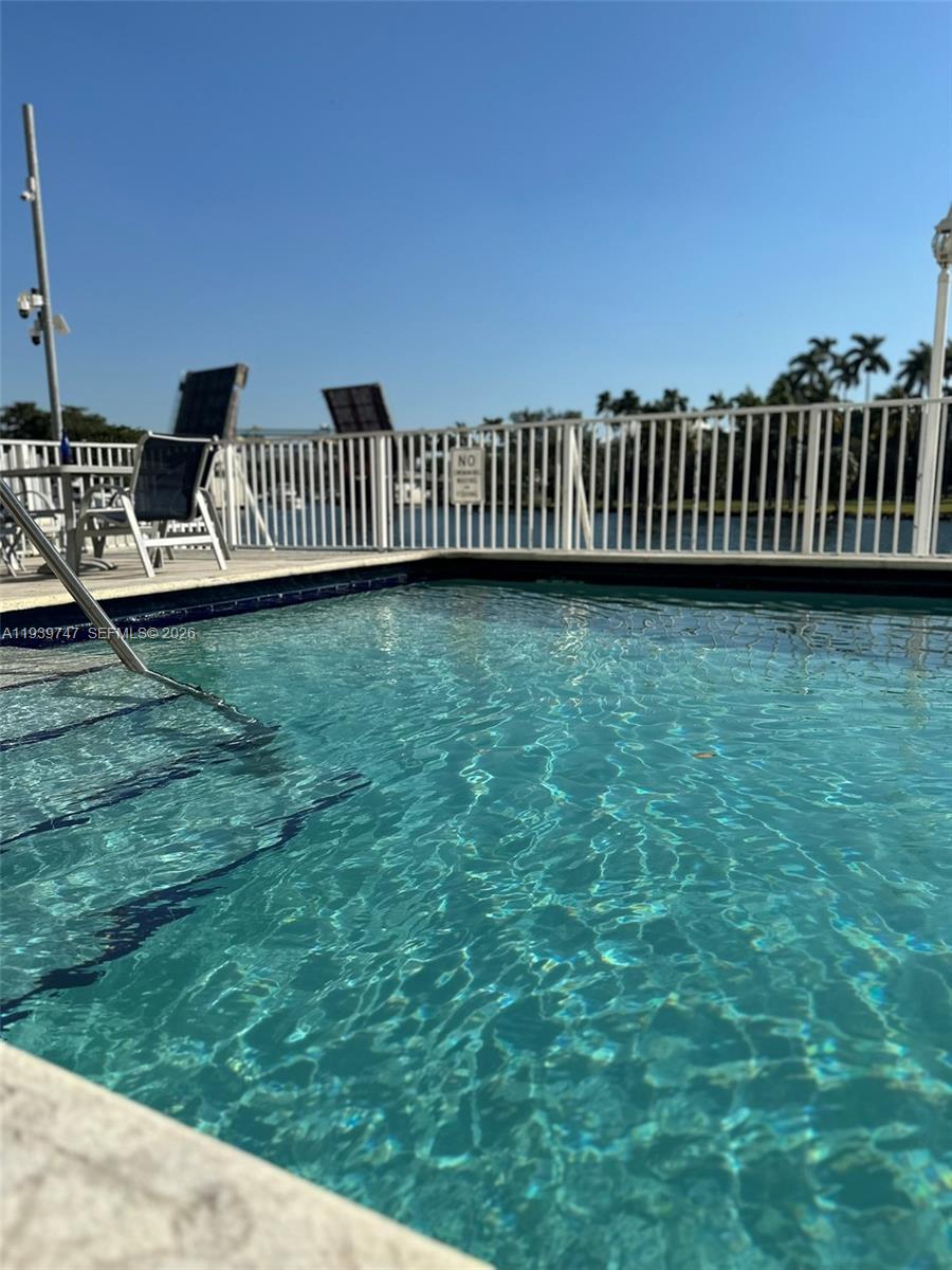 SERENITY ON THE RIVER CON - Residential