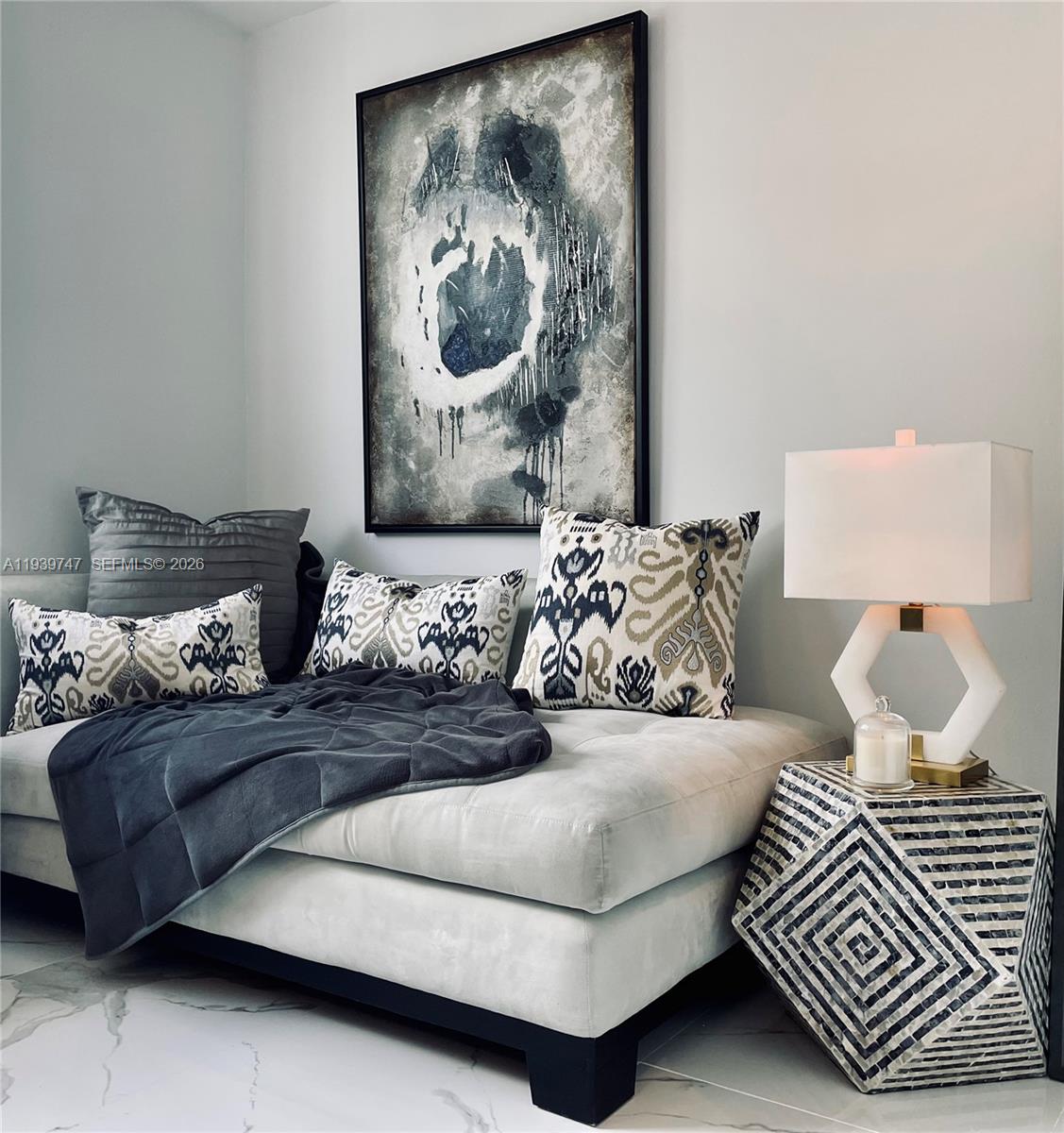 SERENITY ON THE RIVER CON - Residential