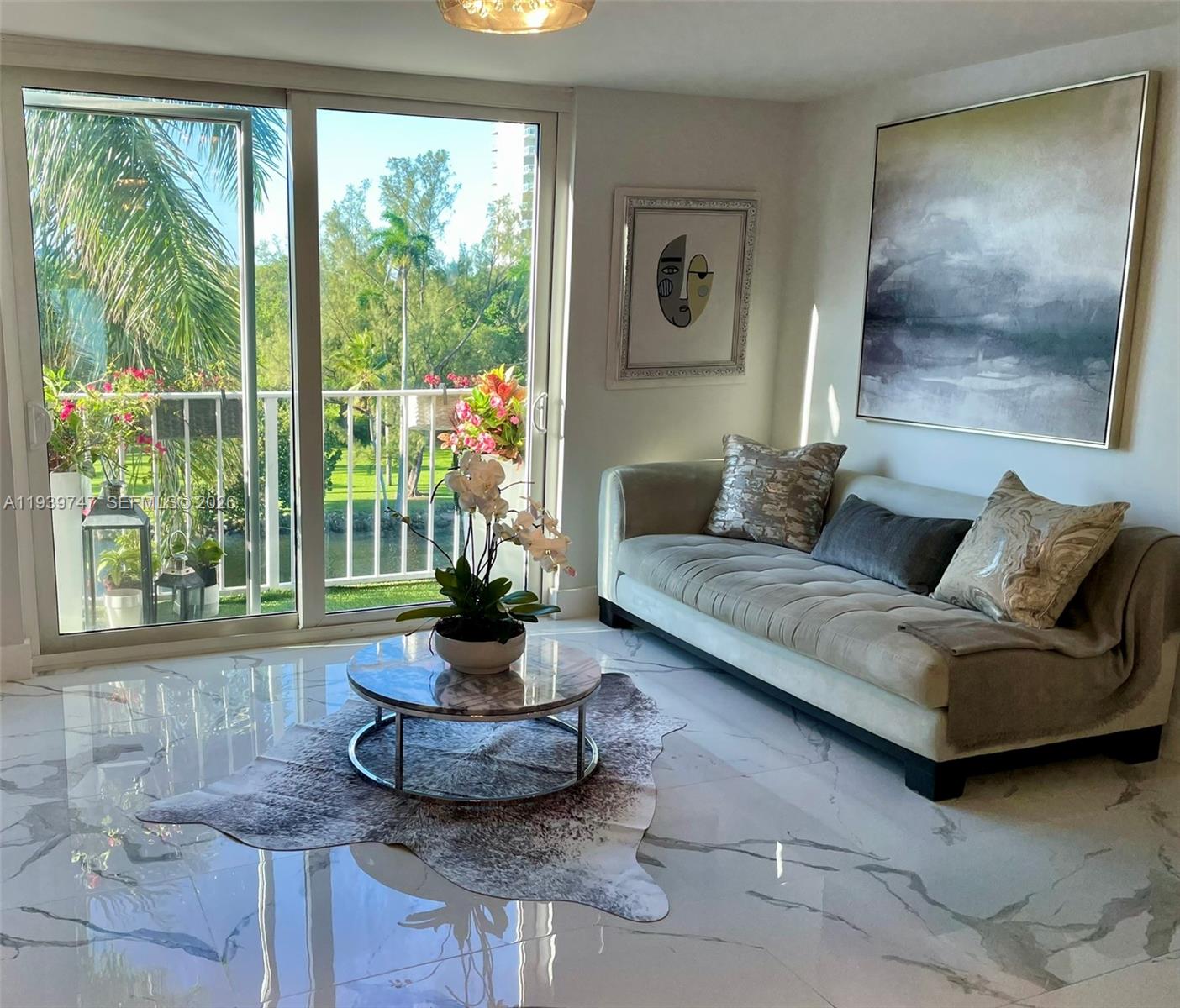 SERENITY ON THE RIVER CON - Residential