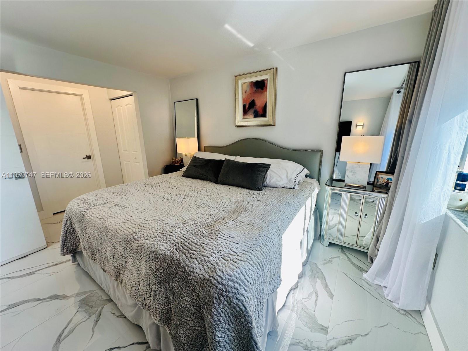 SERENITY ON THE RIVER CON - Residential