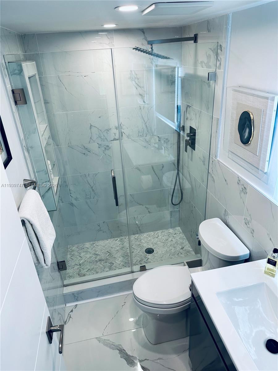 SERENITY ON THE RIVER CON - Residential