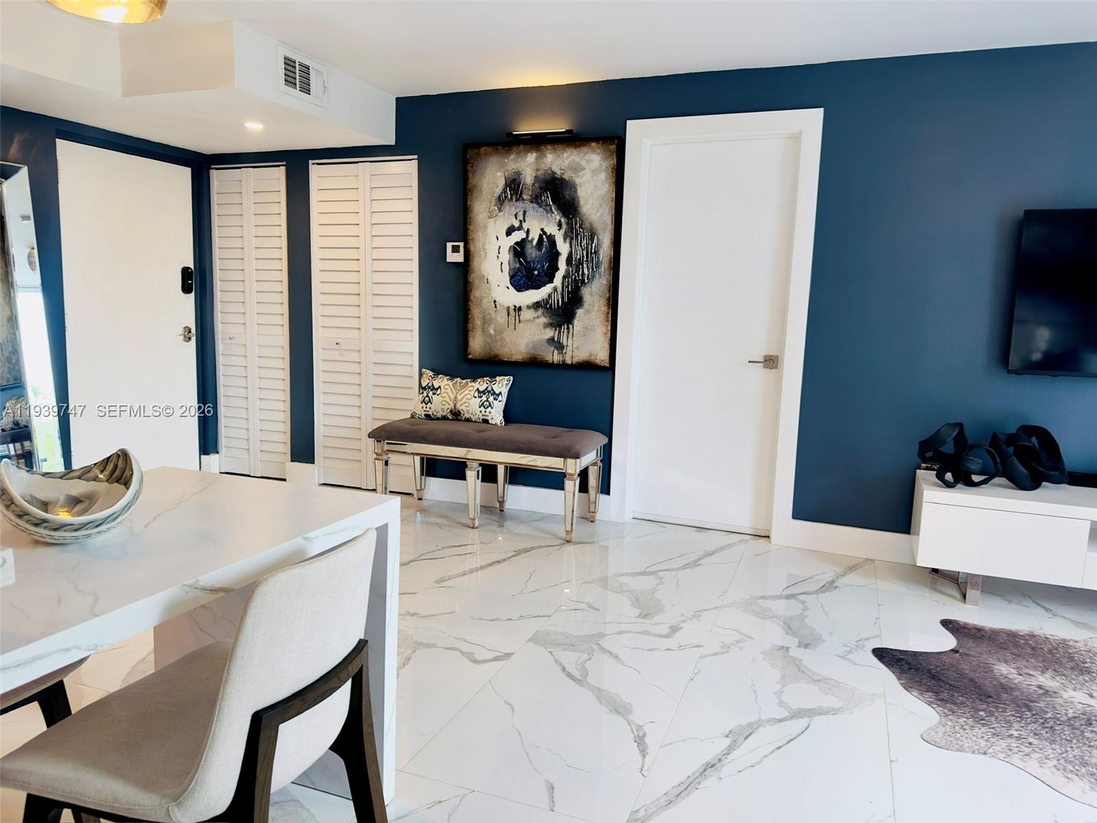 SERENITY ON THE RIVER CON - Residential