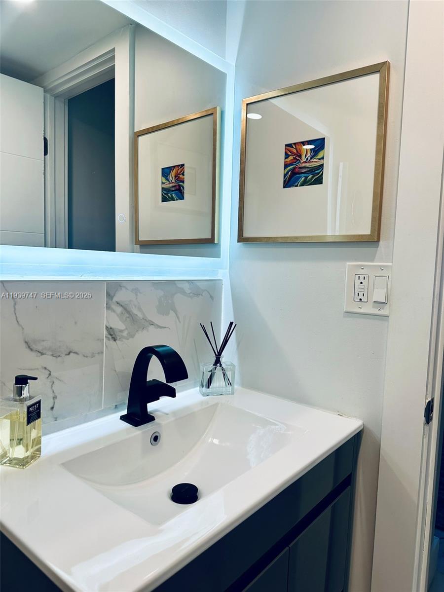 SERENITY ON THE RIVER CON - Residential