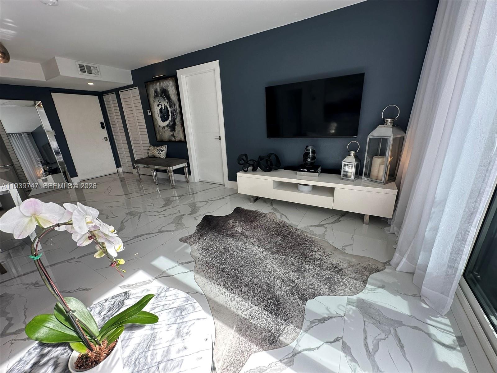 SERENITY ON THE RIVER CON - Residential