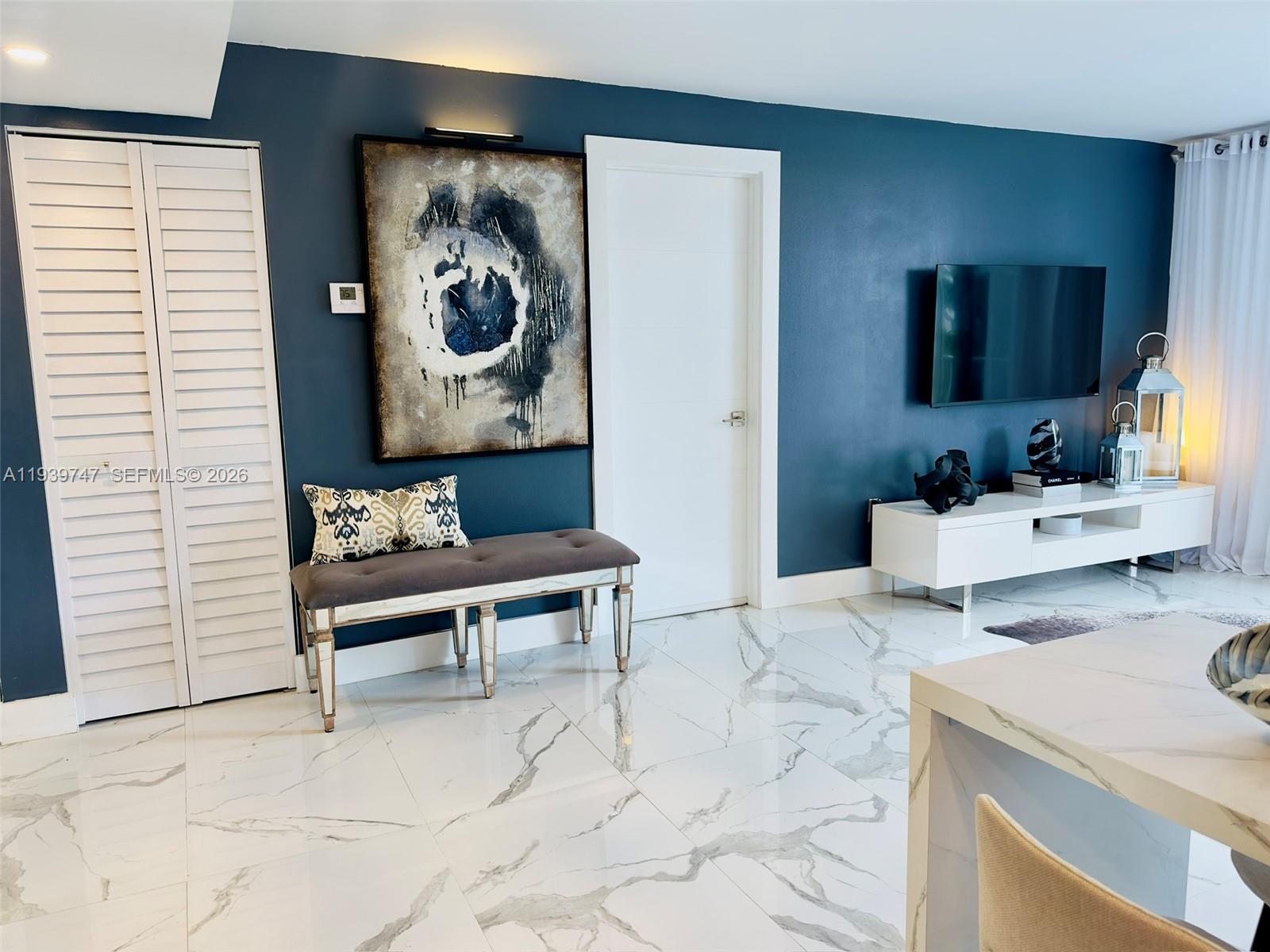 SERENITY ON THE RIVER CON - Residential