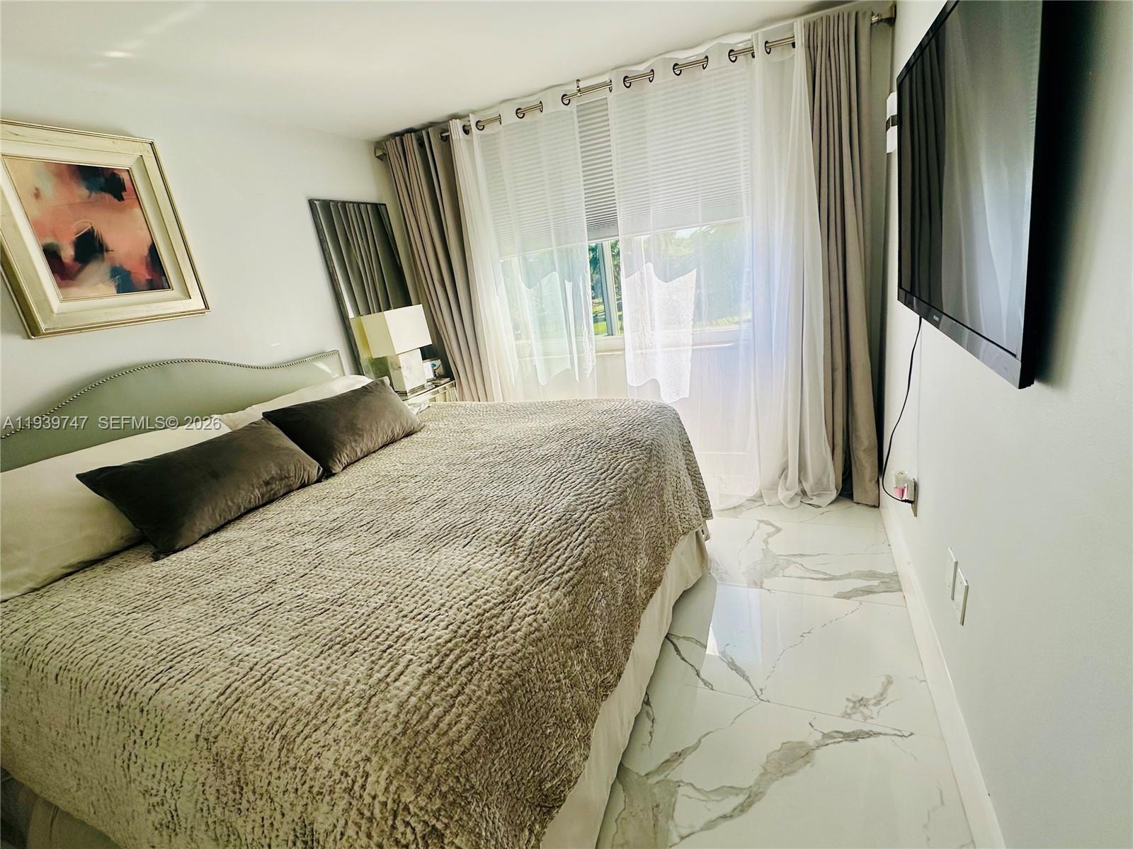 SERENITY ON THE RIVER CON - Residential