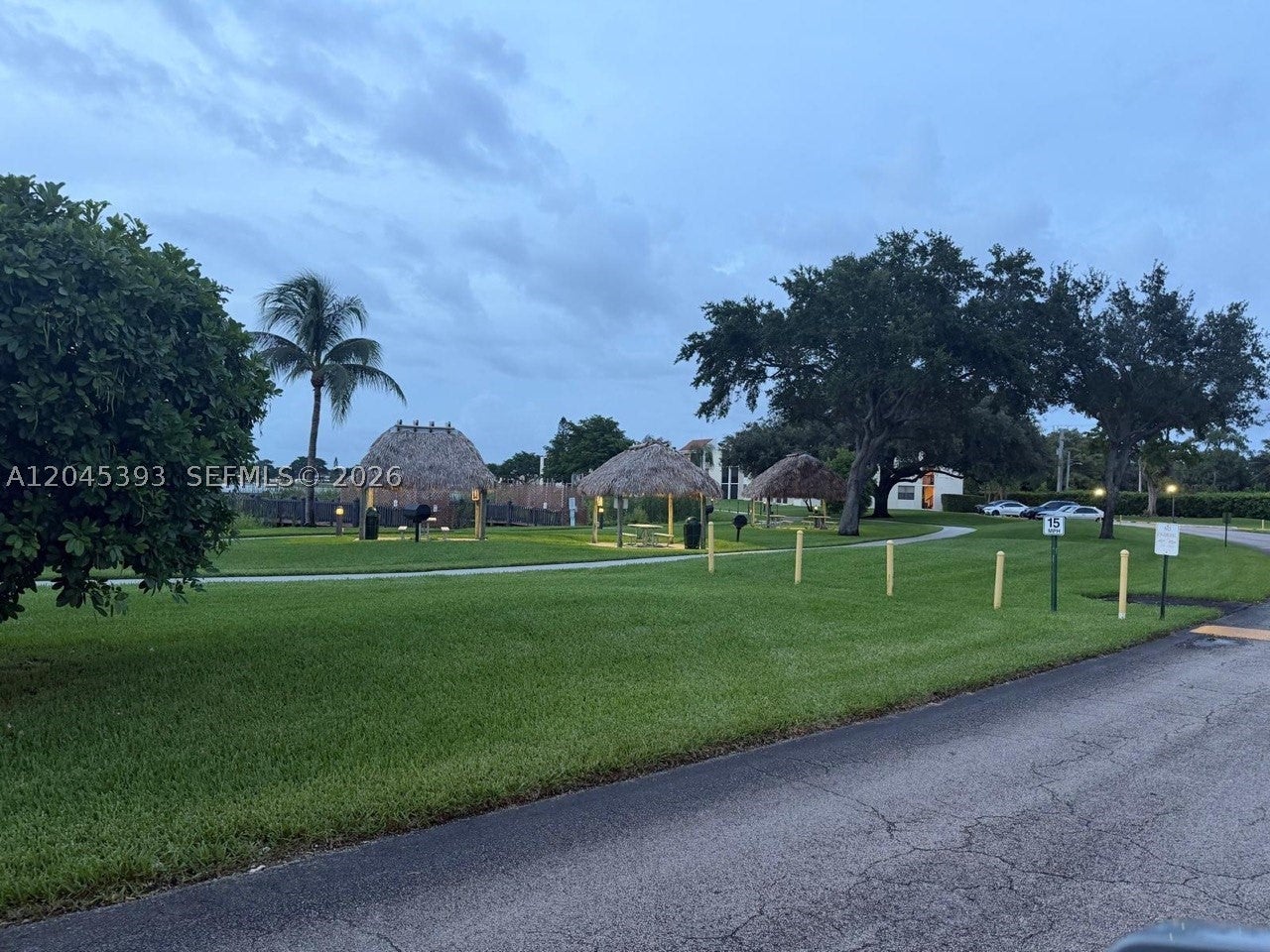 109 Lake Emerald Dr 105, Oakland Park FL 33309