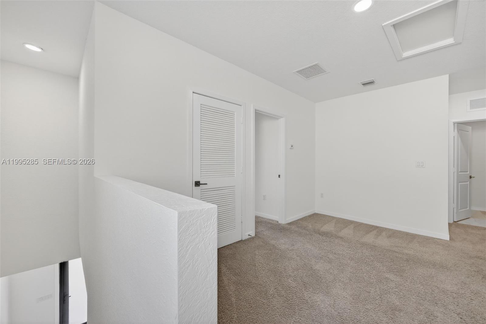 ROYAL HOMES WEST - Residential