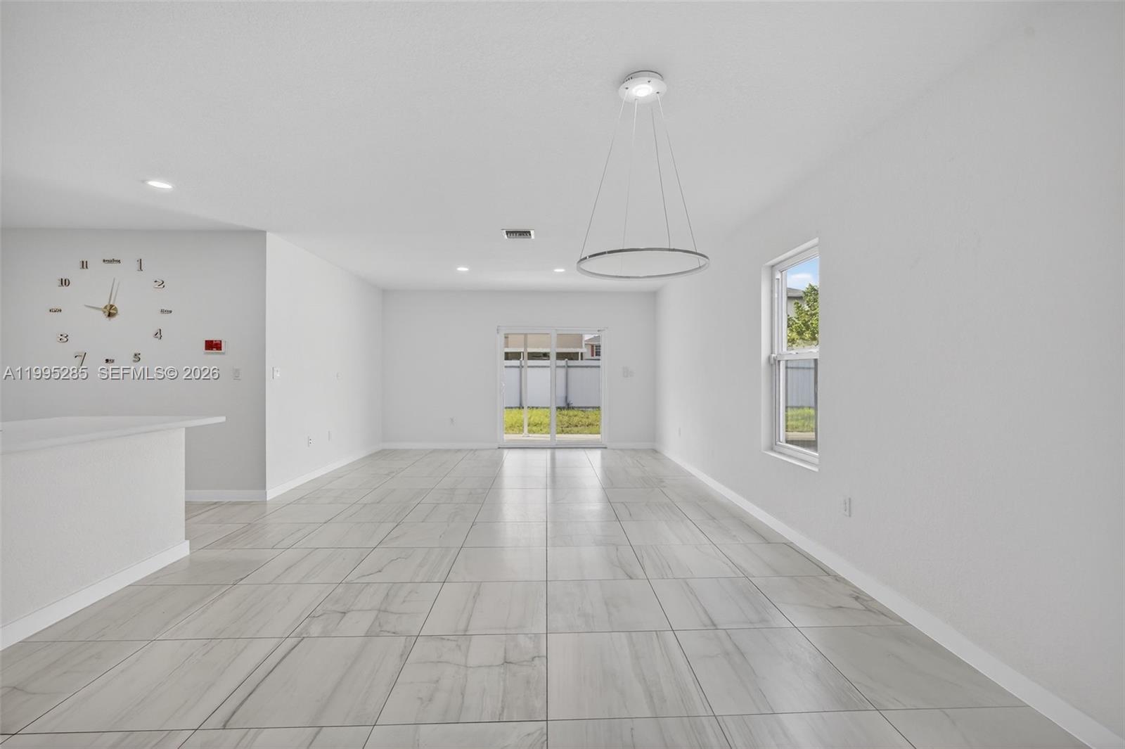 ROYAL HOMES WEST - Residential