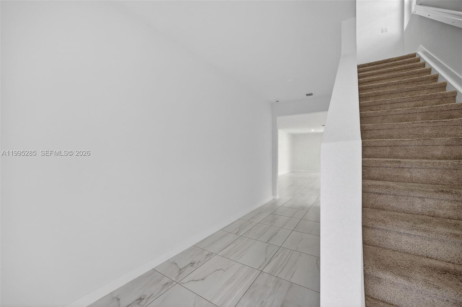 ROYAL HOMES WEST - Residential