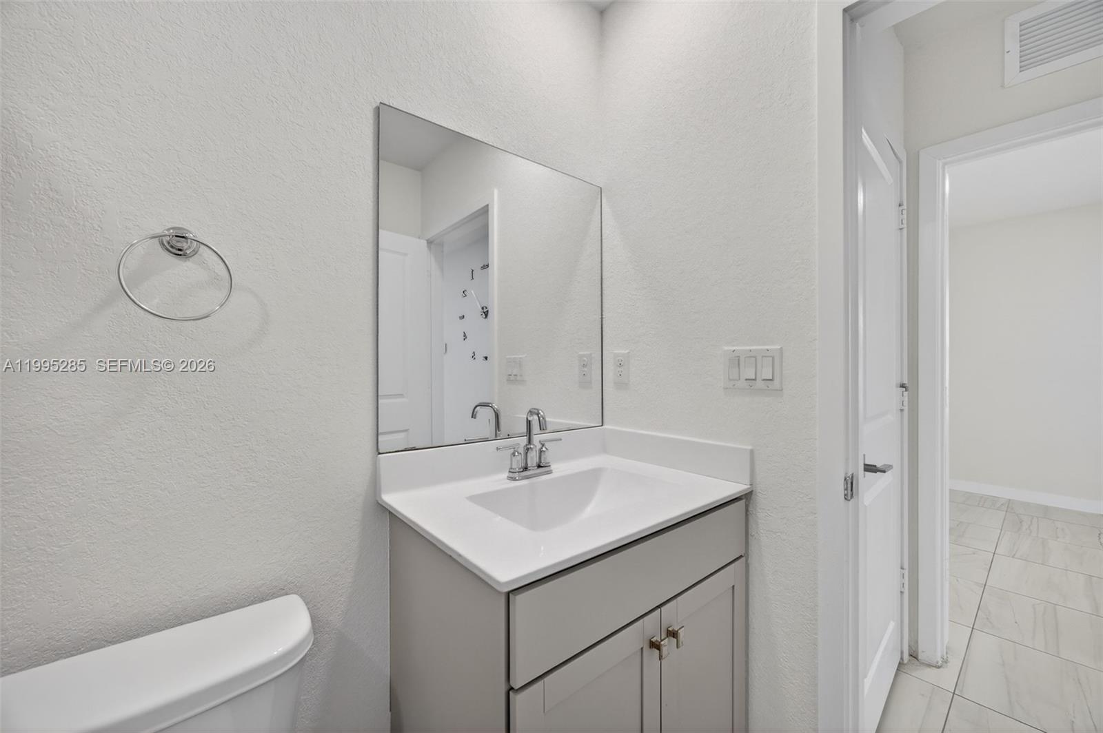 ROYAL HOMES WEST - Residential