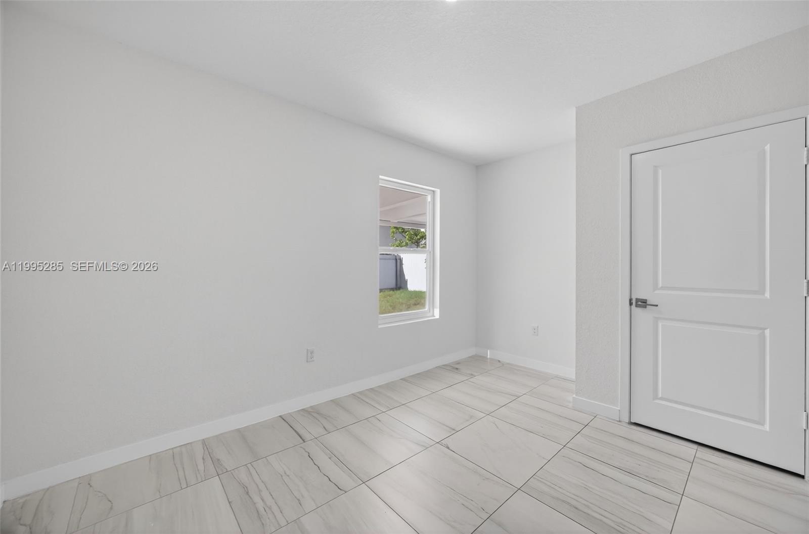 ROYAL HOMES WEST - Residential