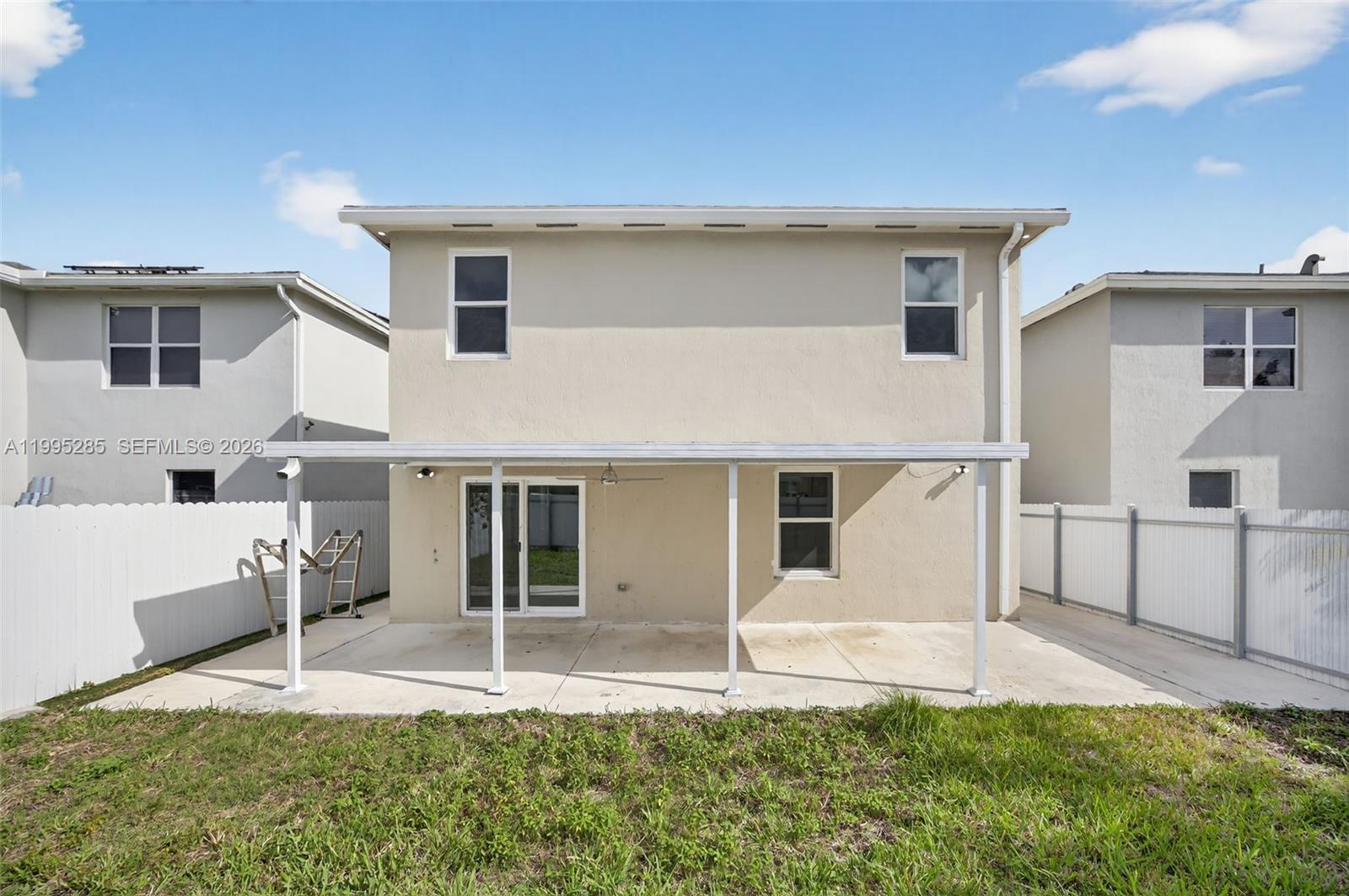 ROYAL HOMES WEST - Residential