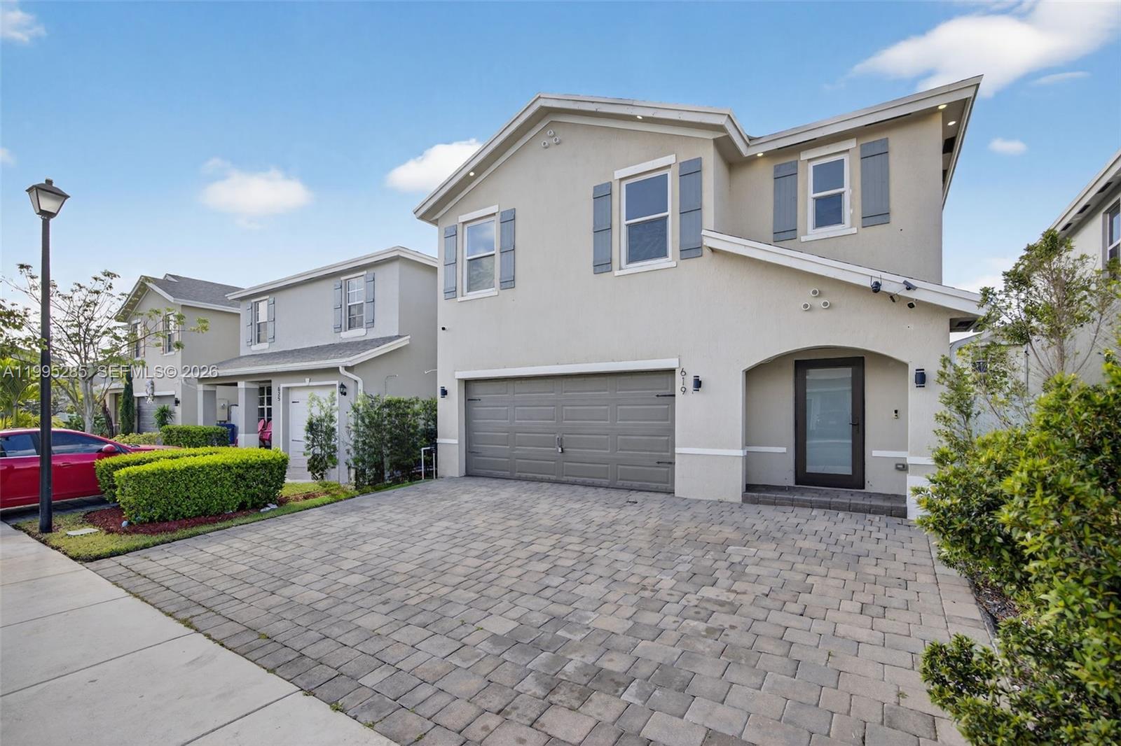 ROYAL HOMES WEST - Residential