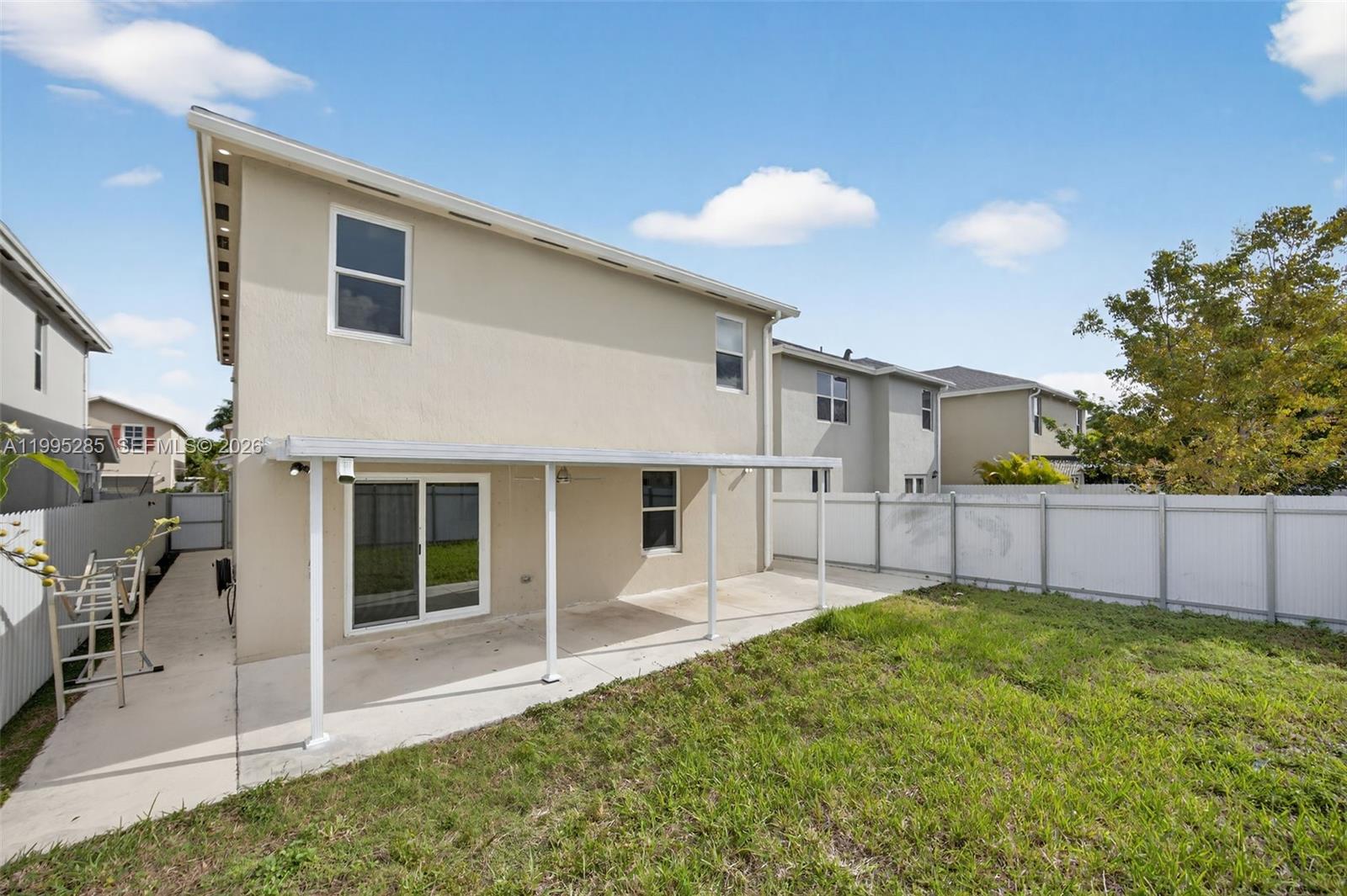 ROYAL HOMES WEST - Residential