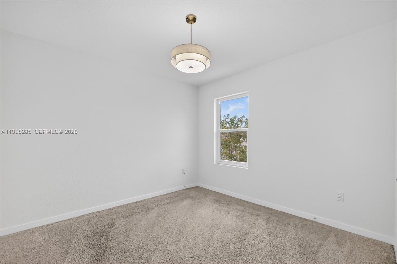 ROYAL HOMES WEST - Residential