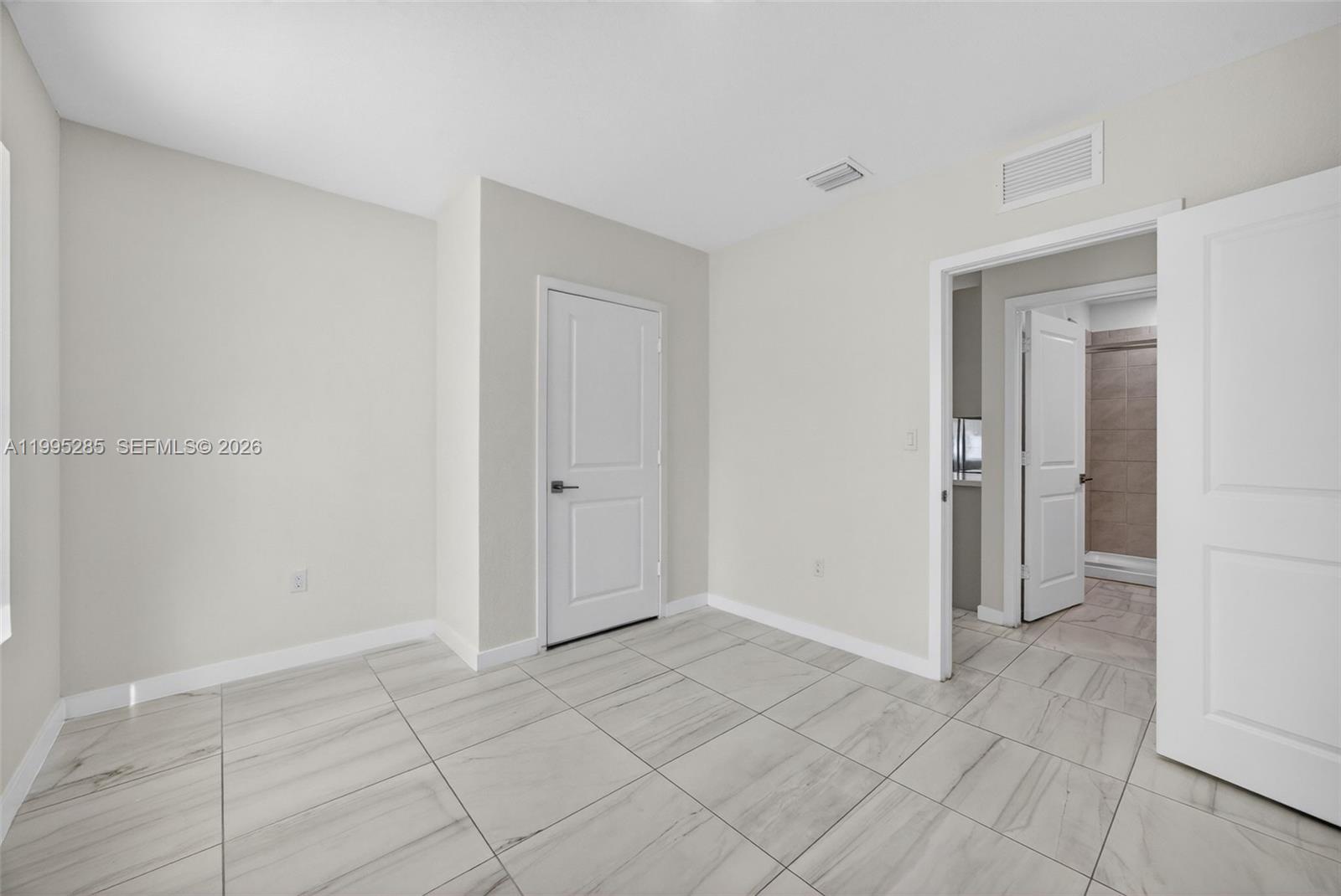 ROYAL HOMES WEST - Residential