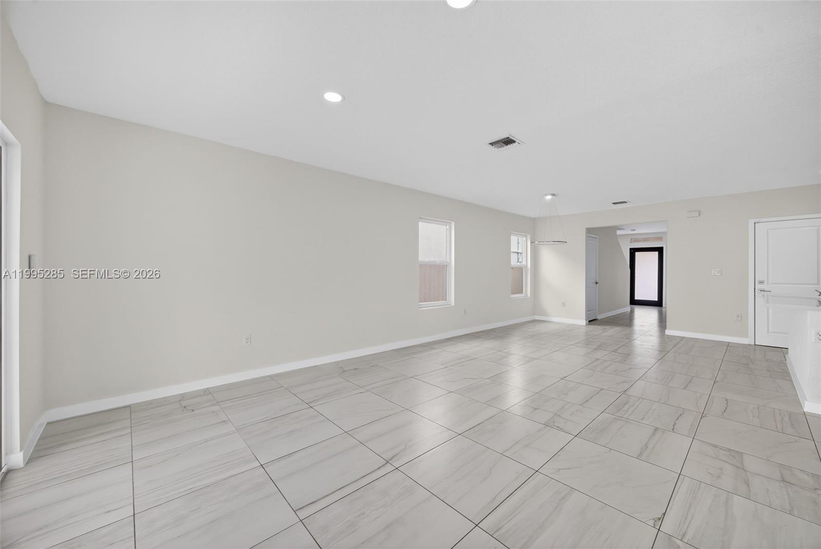 ROYAL HOMES WEST - Residential