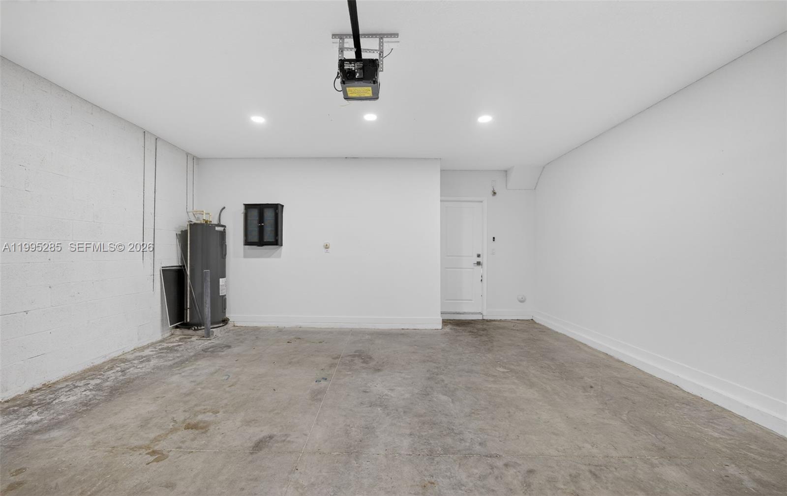 ROYAL HOMES WEST - Residential