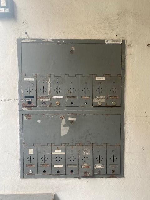 THE BEVERLY ARMS CONDO - Residential