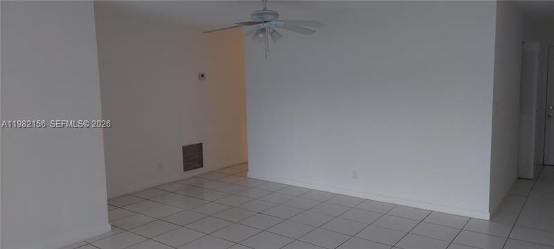 LAKESIDE MANOR SOUTH COND - Residential Lease