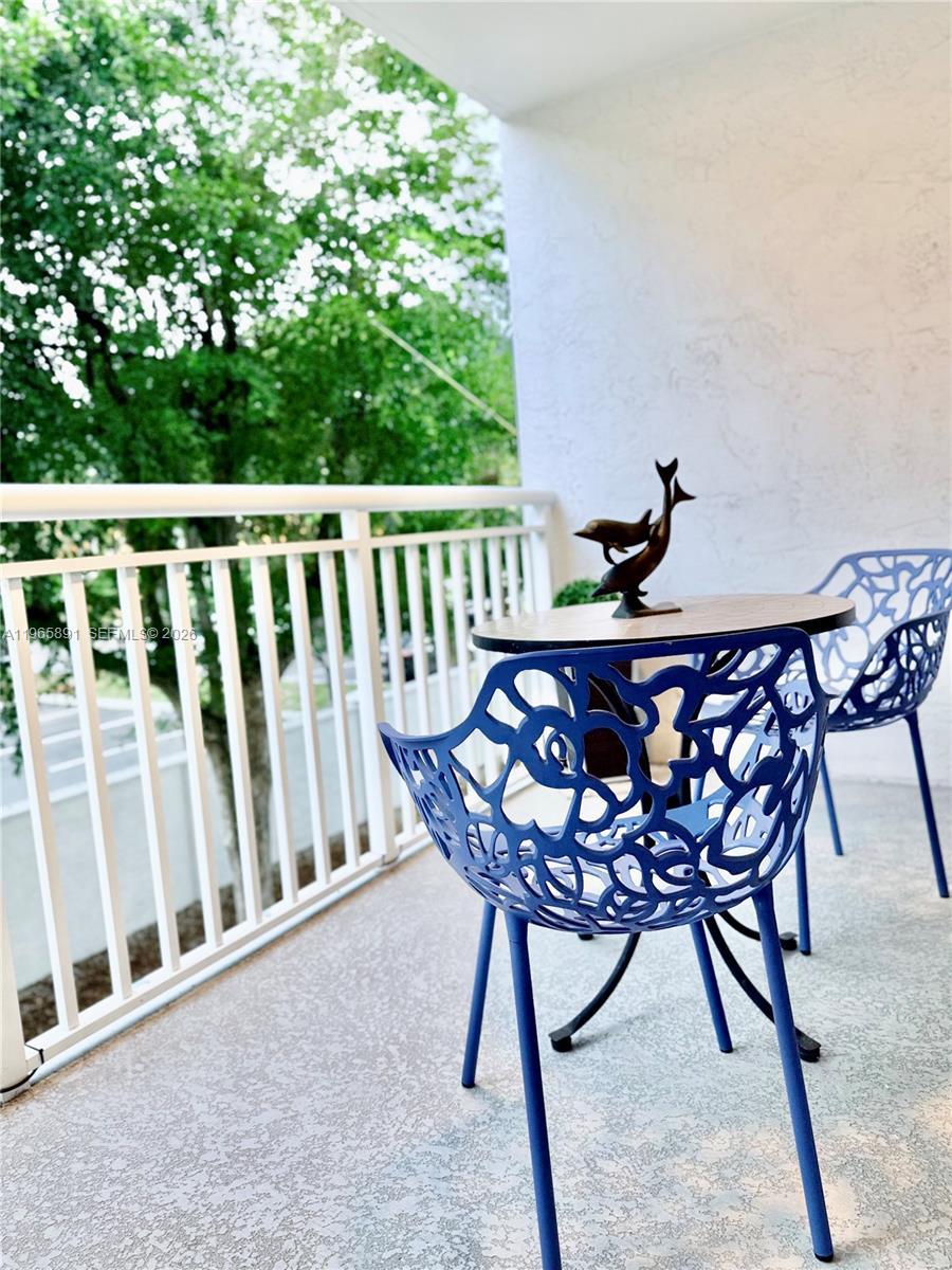 IMPERIAL POINT CONDO - Residential