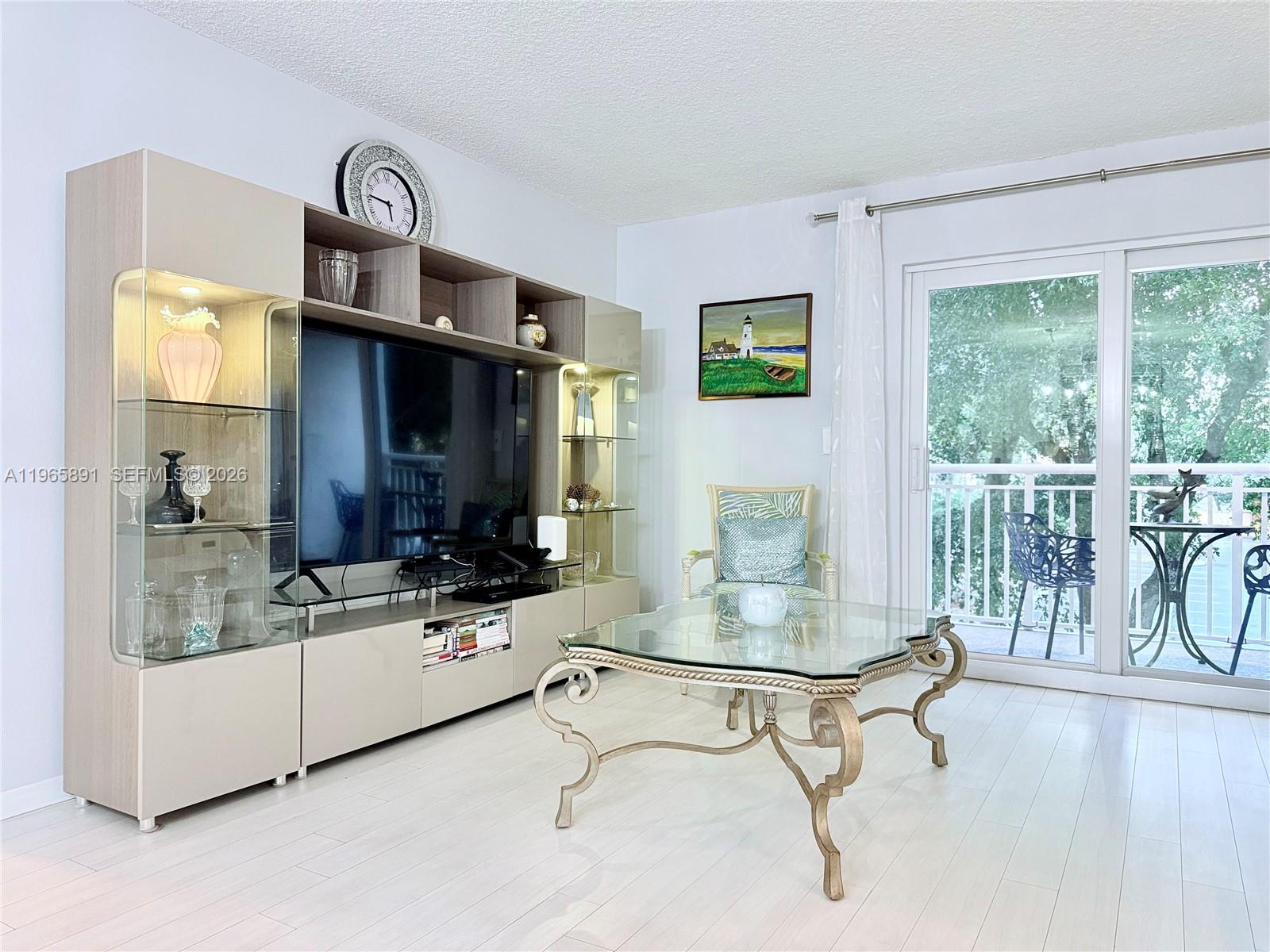 IMPERIAL POINT CONDO - Residential