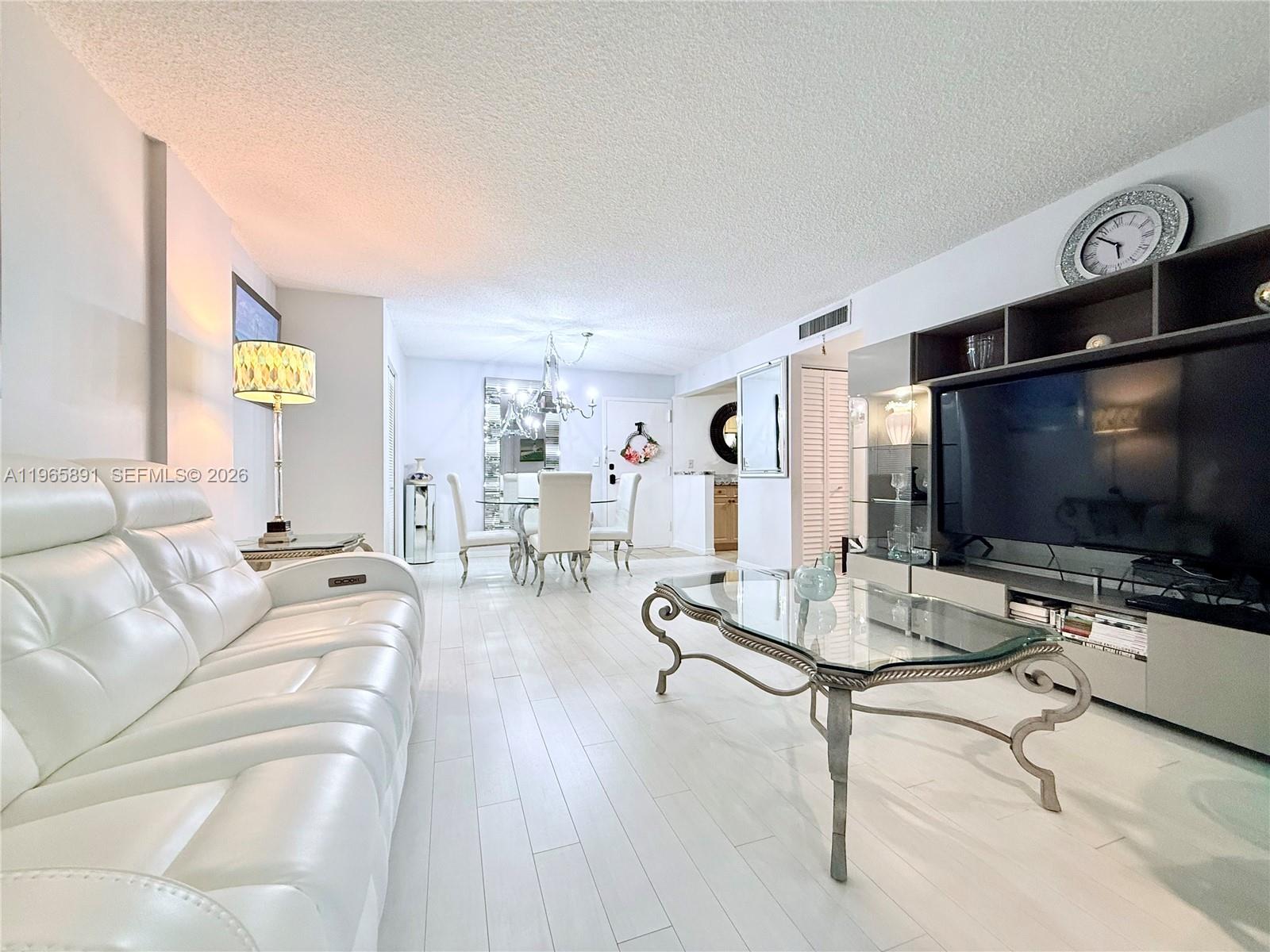 IMPERIAL POINT CONDO - Residential