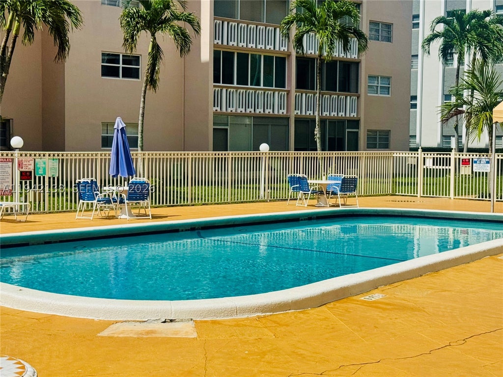 Photo of 420 NE 12th Ave #502, Hallandale Beach, FL 33009 (MLS # A11942138)