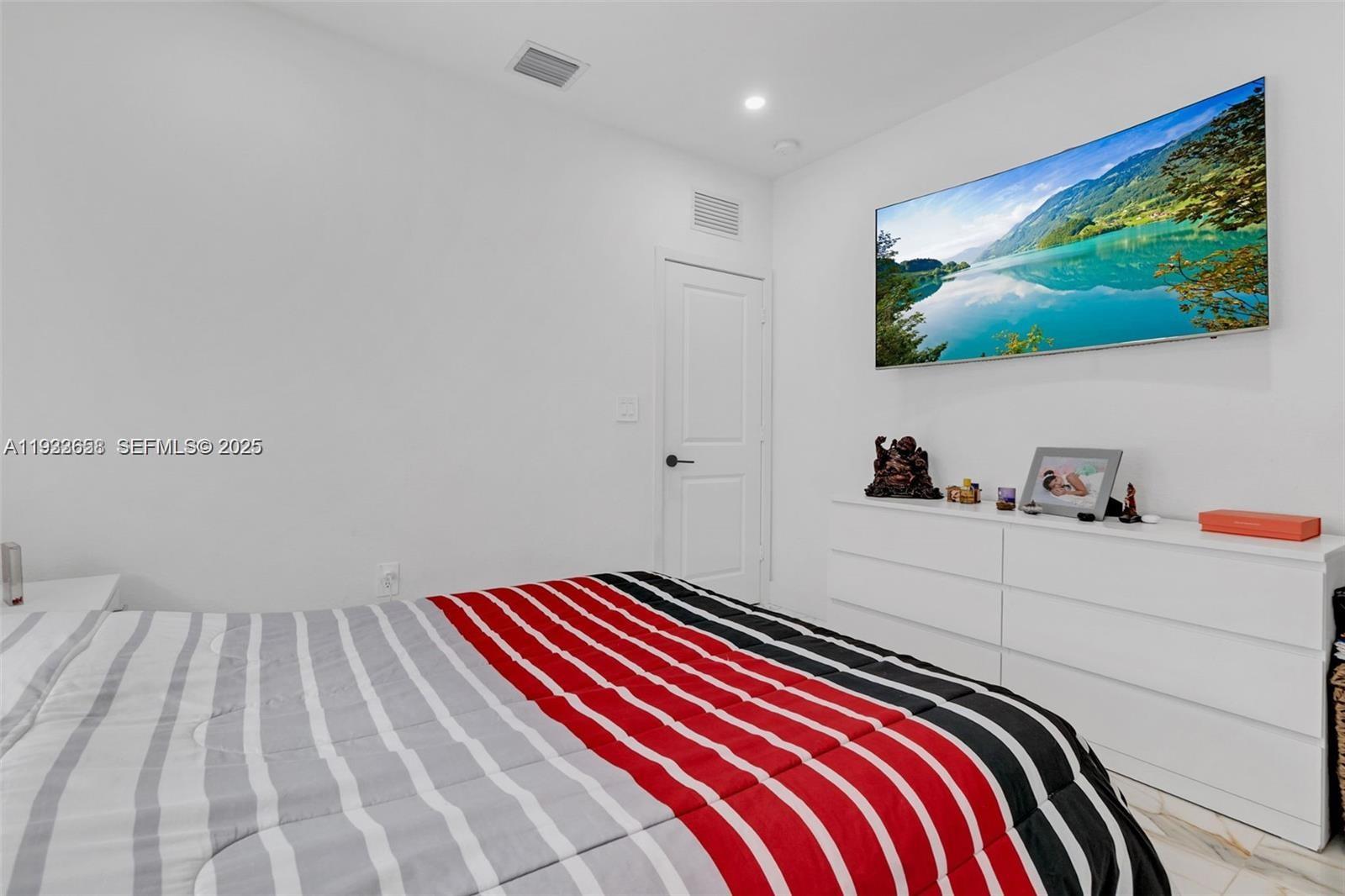 ESTATES AT SILVER PALM - Residential Lease