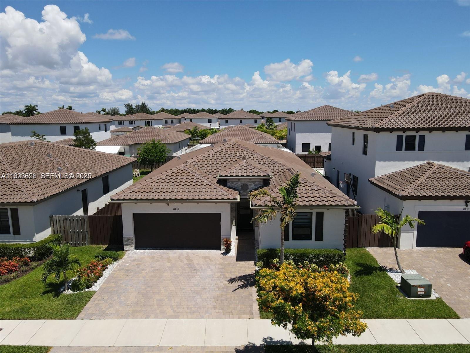 ESTATES AT SILVER PALM - Residential Lease