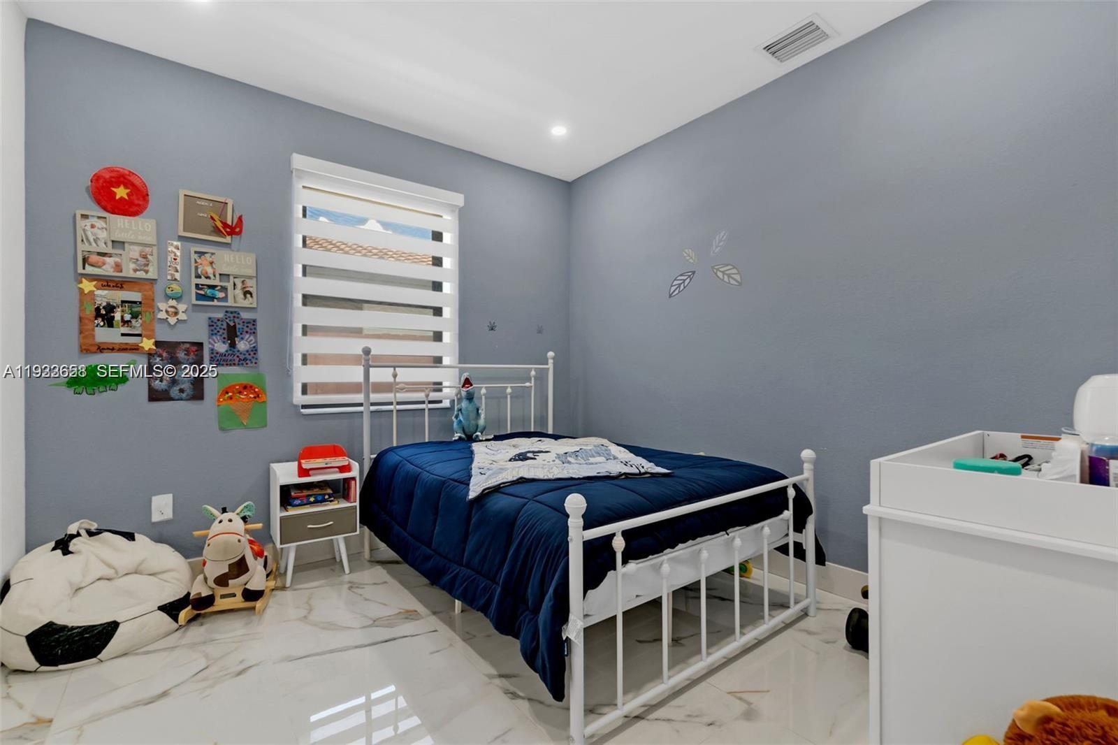 ESTATES AT SILVER PALM - Residential Lease