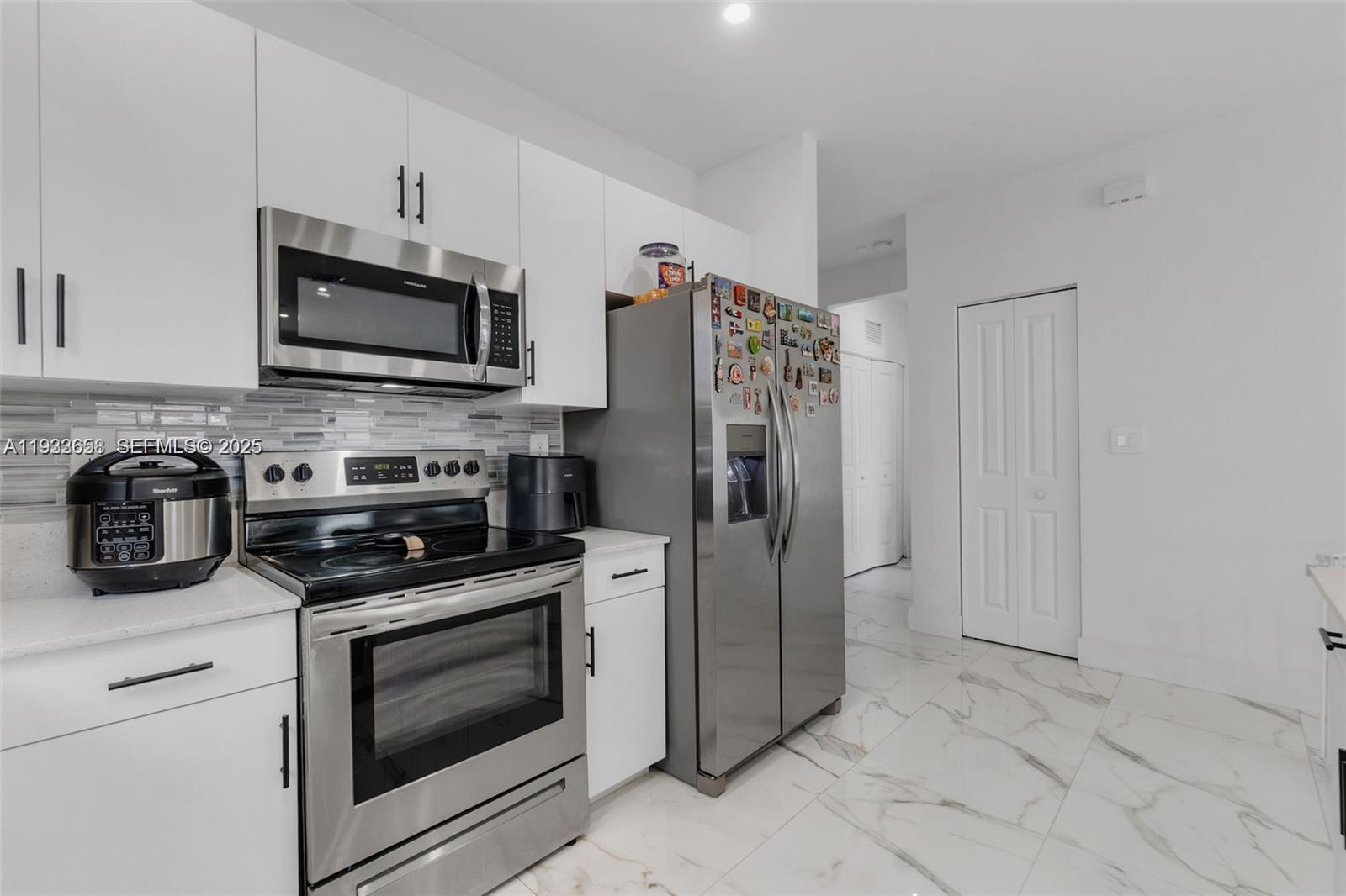 ESTATES AT SILVER PALM - Residential Lease