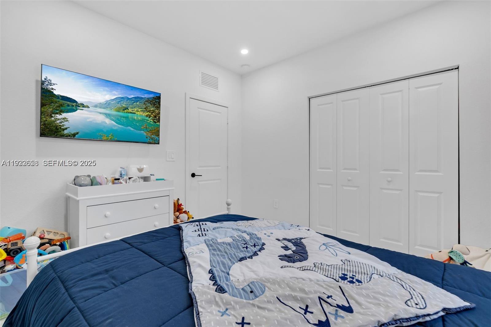 ESTATES AT SILVER PALM - Residential Lease