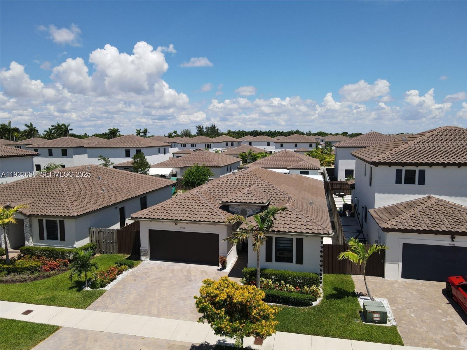 ESTATES AT SILVER PALM - Residential Lease