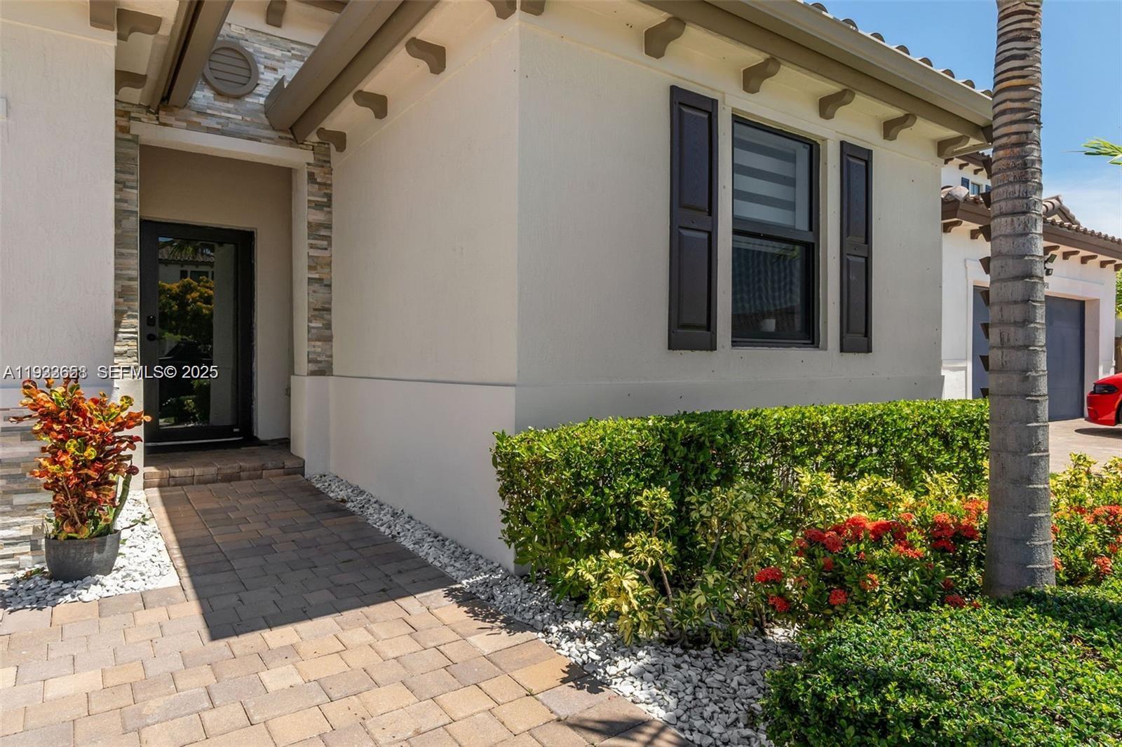 ESTATES AT SILVER PALM - Residential Lease