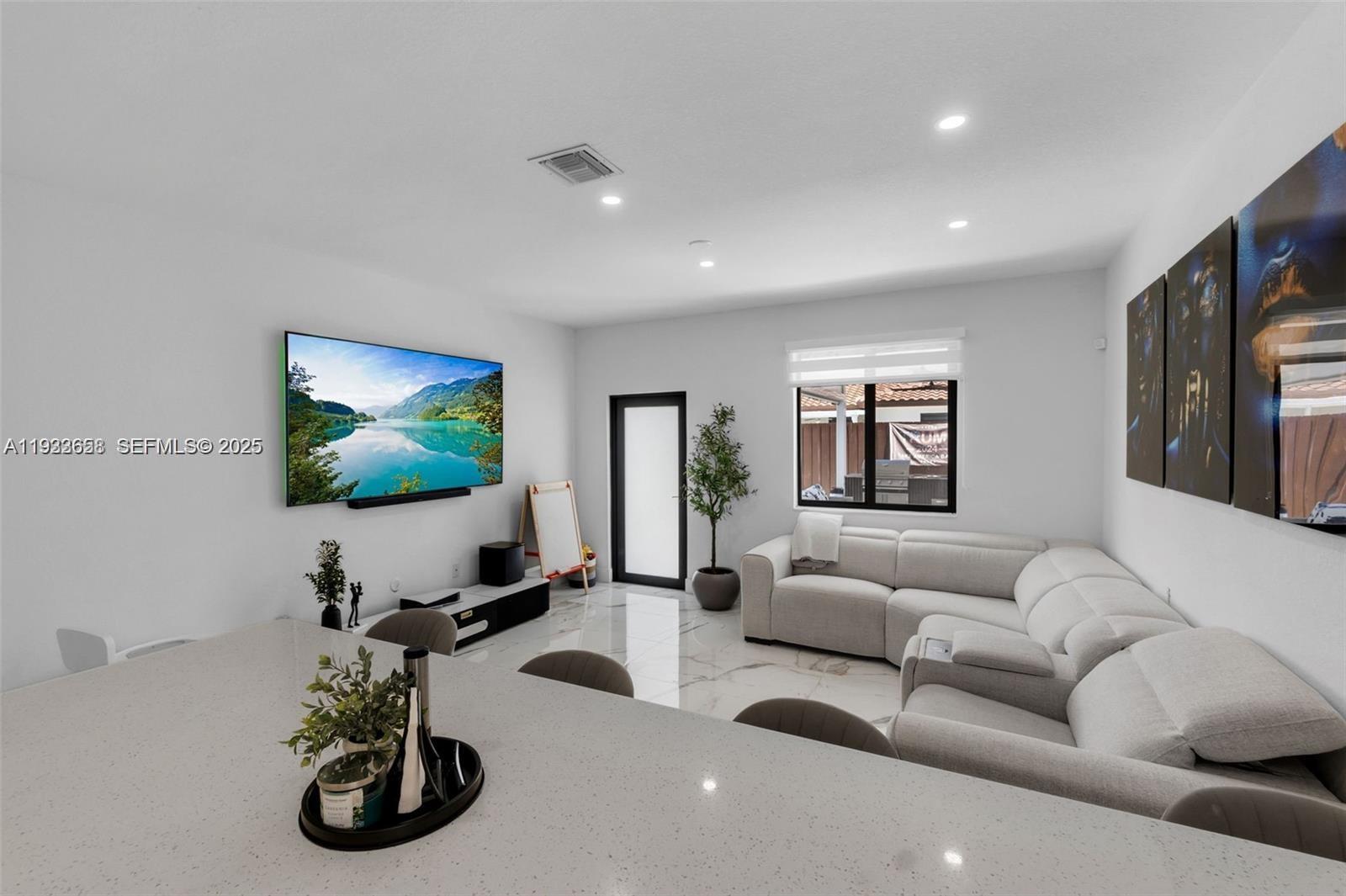 ESTATES AT SILVER PALM - Residential Lease