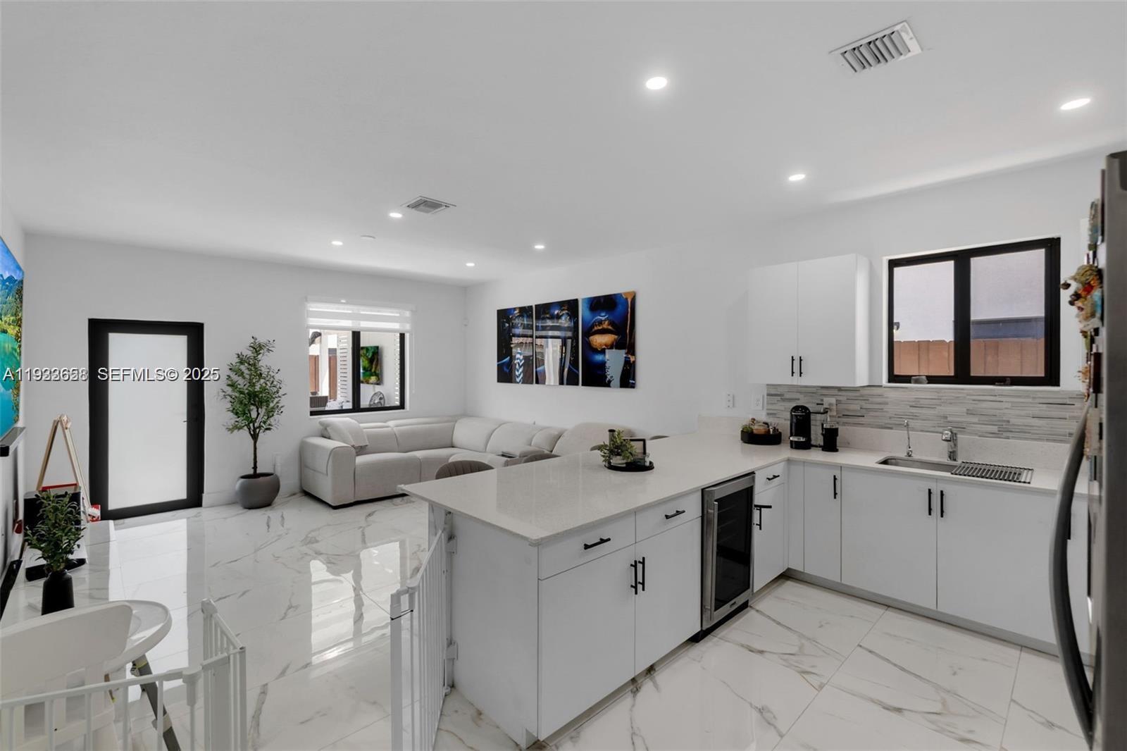 ESTATES AT SILVER PALM - Residential Lease