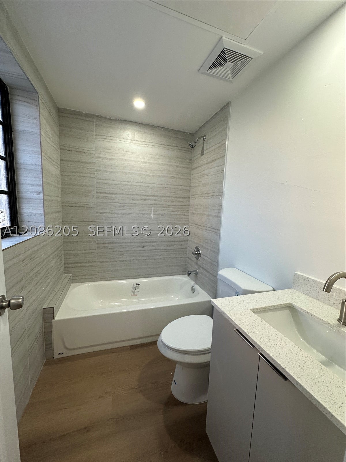 1619 Jefferson Ave 207