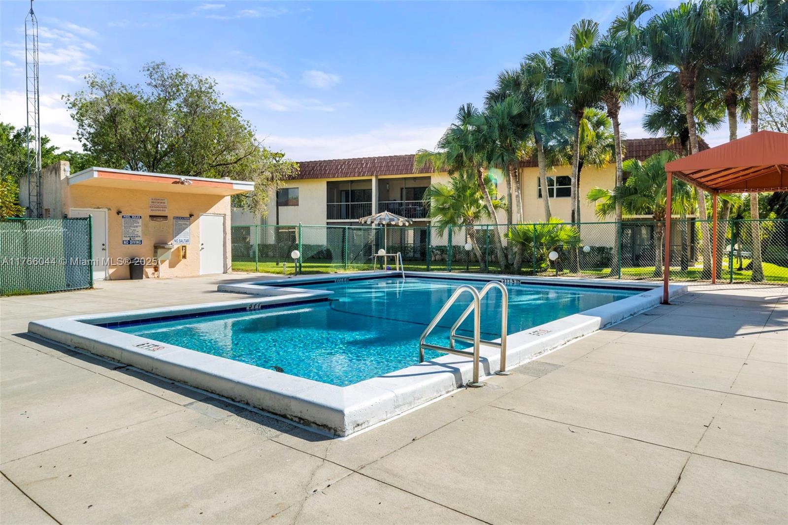 RACQUET CLUB APTS AT BONA - Residential