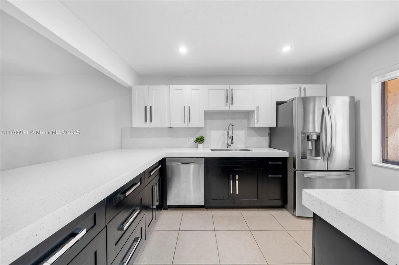 RACQUET CLUB APTS AT BONA - Residential
