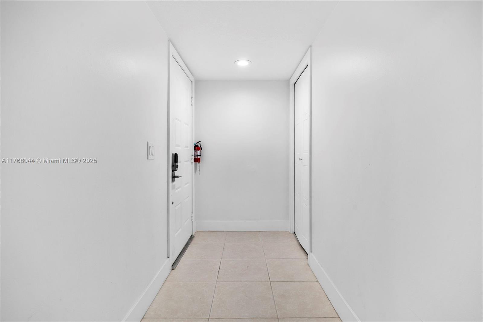 RACQUET CLUB APTS AT BONA - Residential